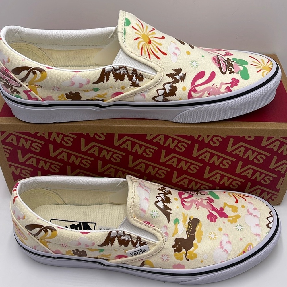 Vans Men’s Classic Slip-On Get Outdoors Classic White 
VN000BVZFRL
Sneakers - Picture 15 of 16